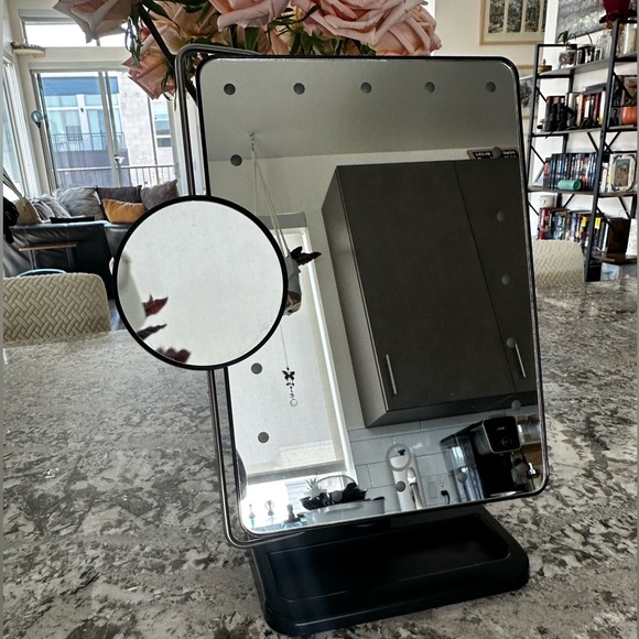 LED TABLE/MAKEUP MIRROR 12 inch - Picture 11 of 12